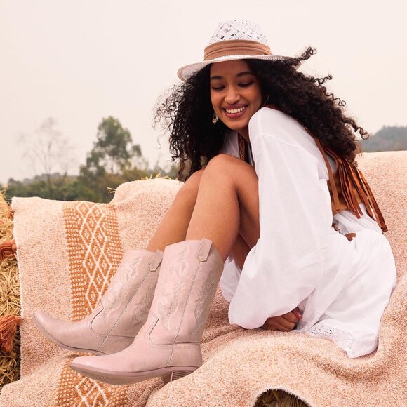 Women's Pink Pointed Toe Pull On Wide Calf Pu Chunky Low Heel Cowgirl Boots - Picture 6 of 8